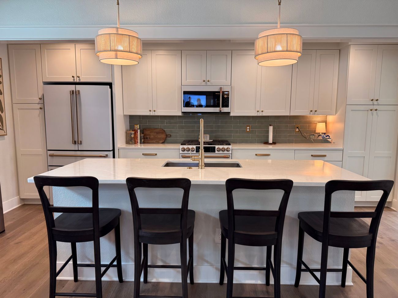 Bright kitchen details and finishes
